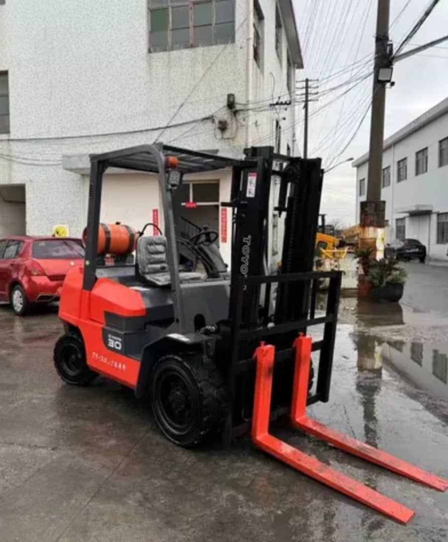 Fork lift
