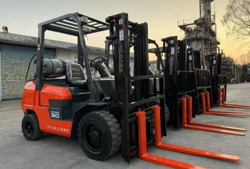 Fork lift